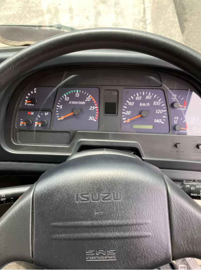 株式会社希望ランカ貿易 - 2015 ISUZU GIGA QKG-CYL77A